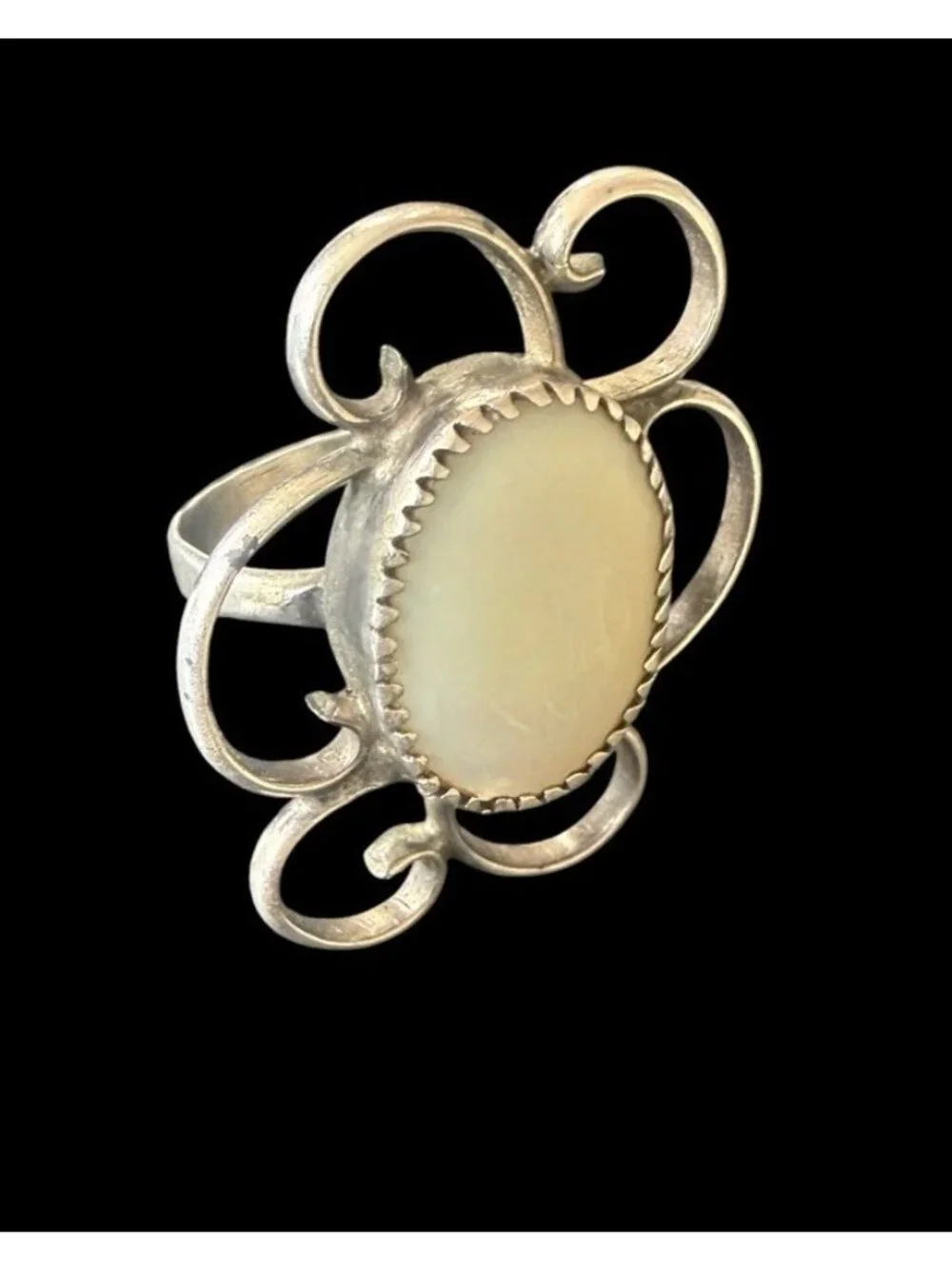 Vintage 925 Sterling Silver Mother of Pearl Scrollwork Ring Oval Cabochon